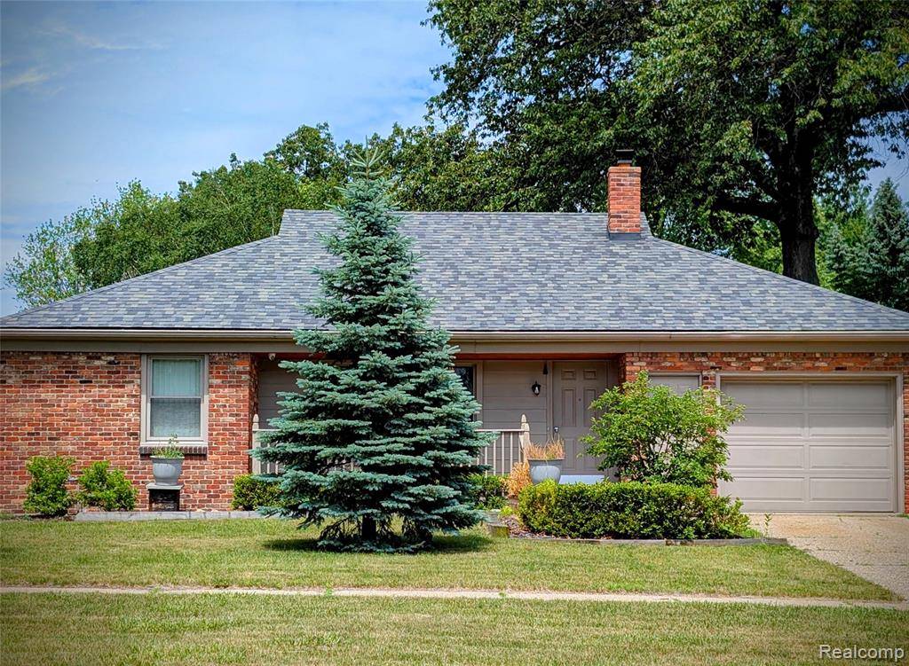 1221 Center Avenue, Marine City, MI 48060 6678