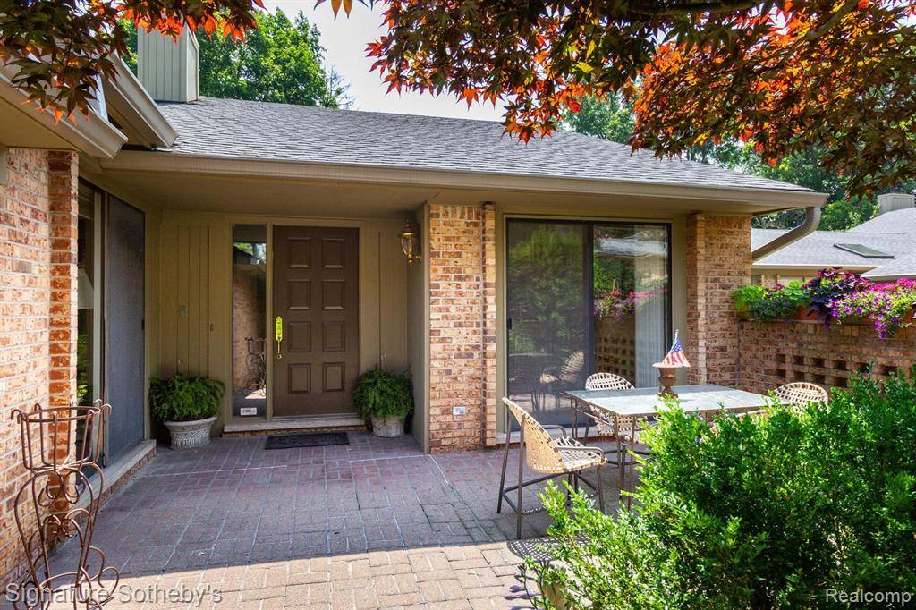 Bloomfield Hills, MI 48304 2801,709 Arbor Court