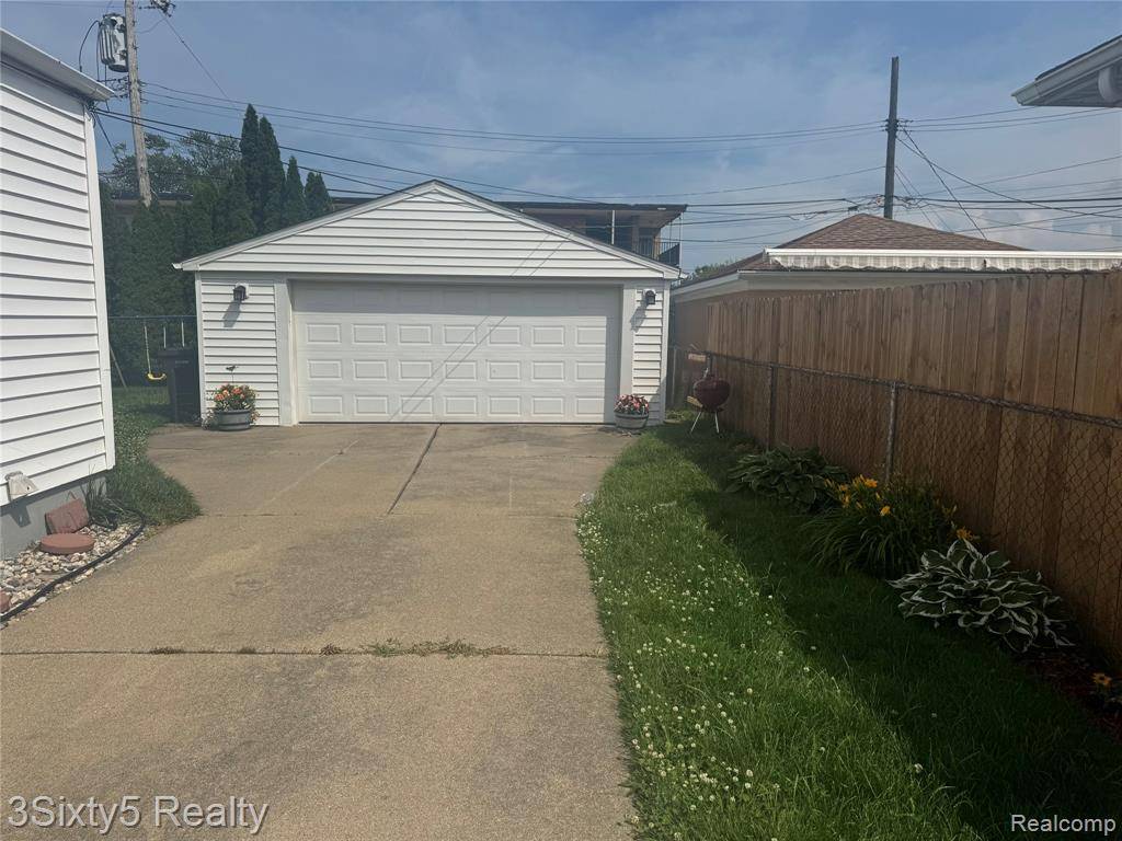 Melvindale, MI 48122 2210,19626 Henry Street