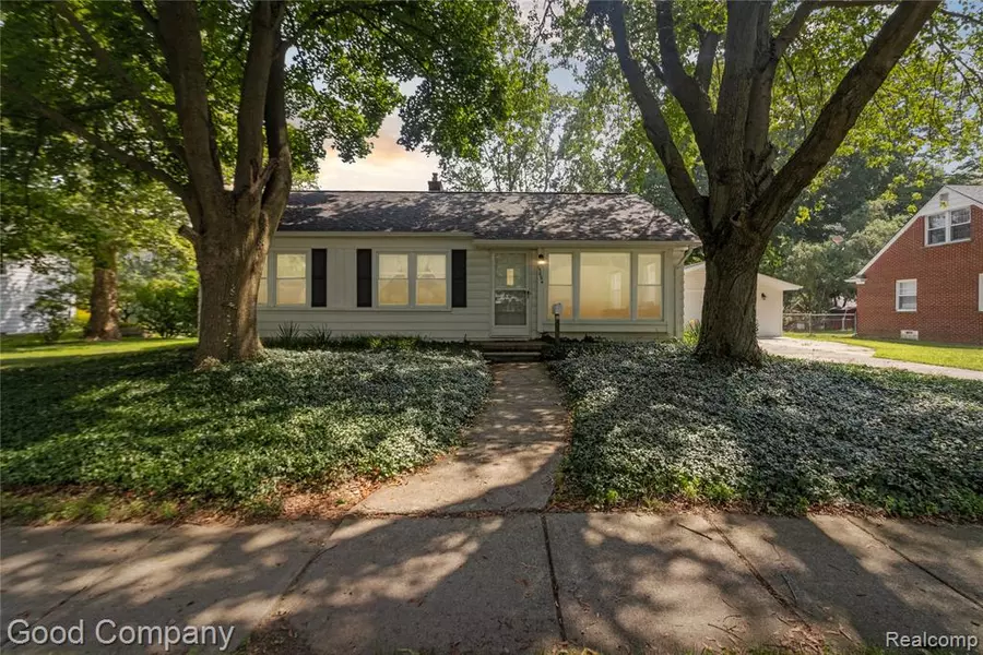15694 Edington Street, Livonia, MI 48154 2812
