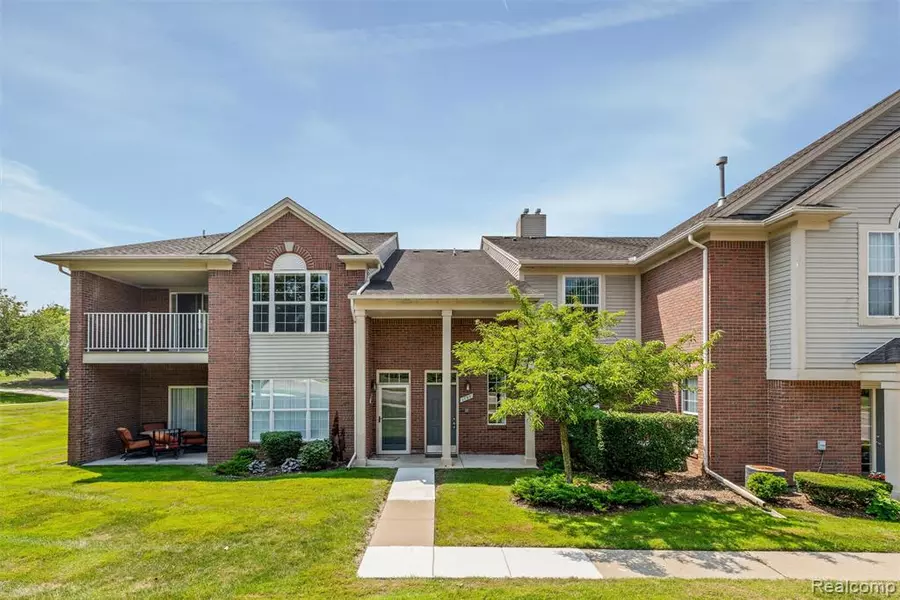 1790 Flagstone Circle, Rochester, MI 48307 6094