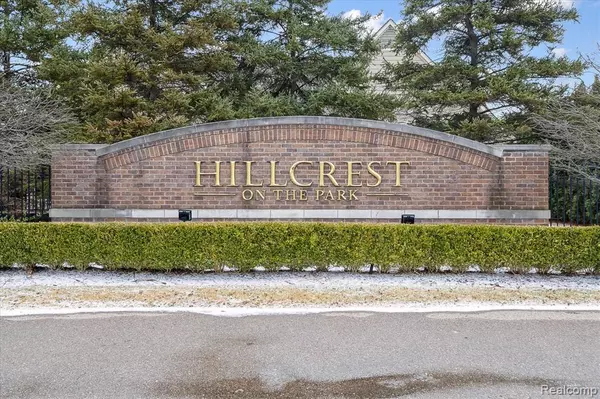 Clinton Township, MI 48036 5008,40633 Azalea Drive
