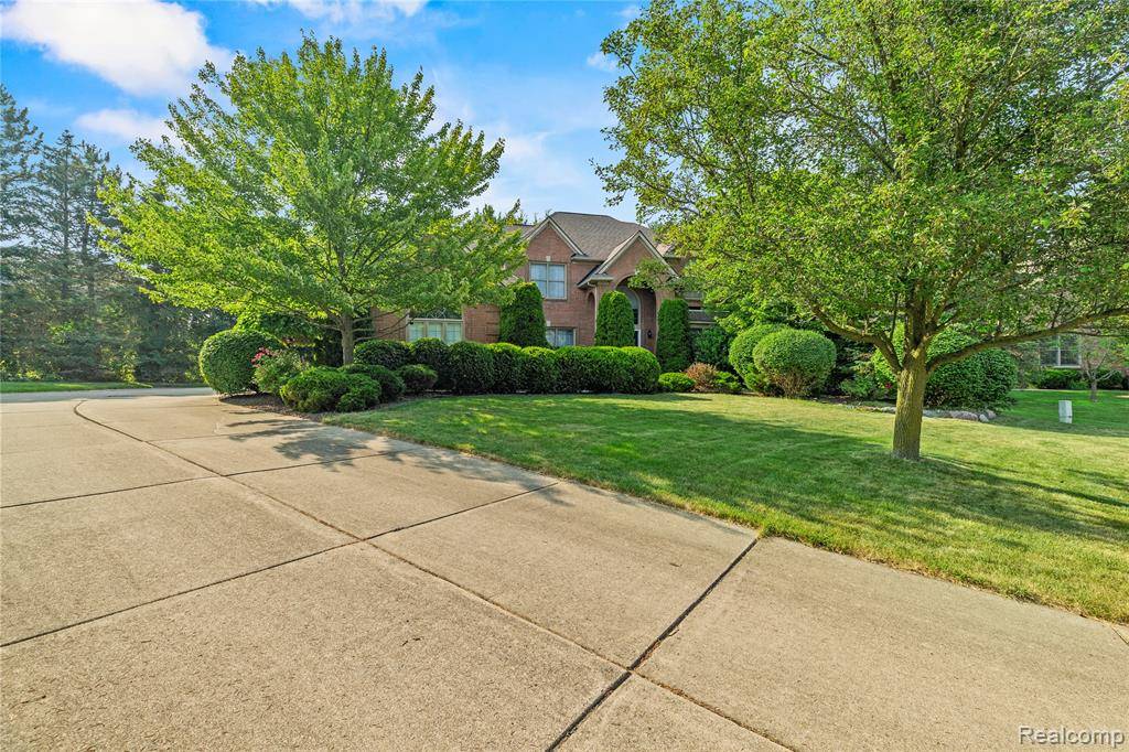 Lake Orion, MI 48360 2622,3918 Kaeleaf Road