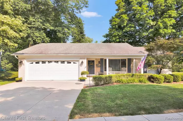 16042 Alpine Drive, Livonia, MI 48154 2542