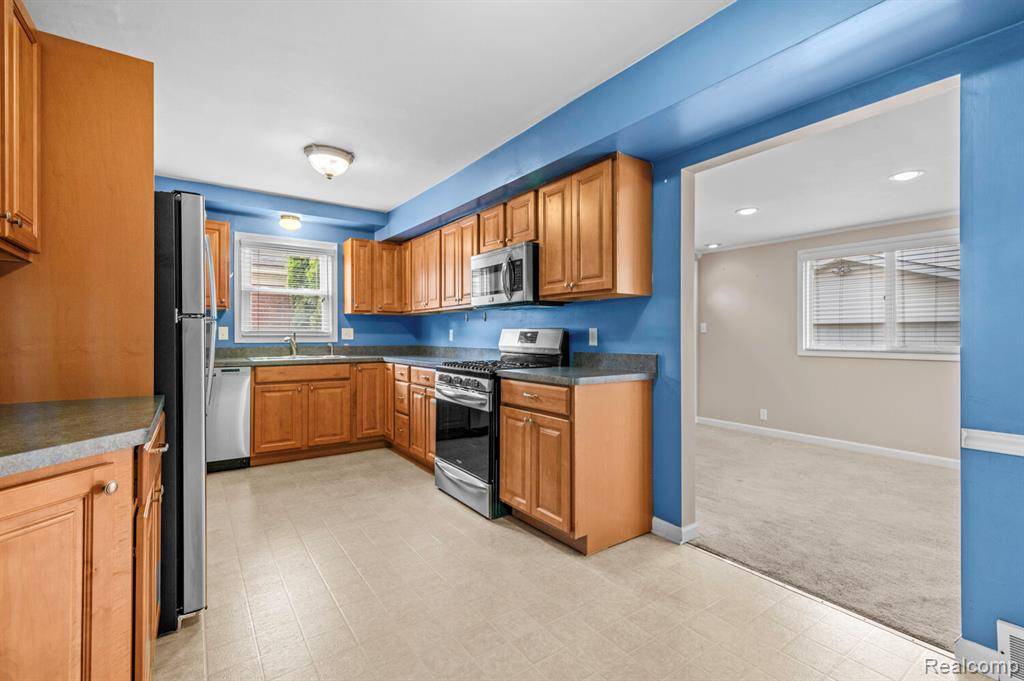 Livonia, MI 48150 5714,11313 Brookfield Street