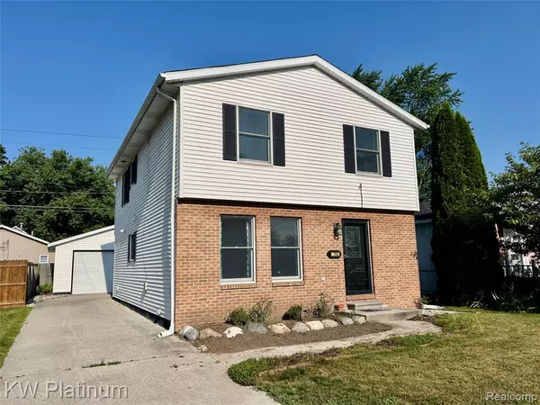 2703 16th Avenue, Port Huron, MI 48060 2717