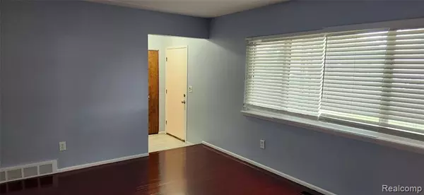 Warren, MI 48092 2247,29655 Orvylle Drive