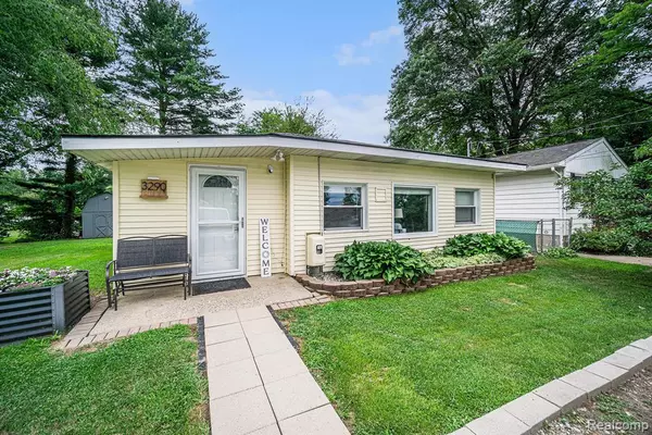3290 Orchard,  Pinckney,  MI 48169 9134