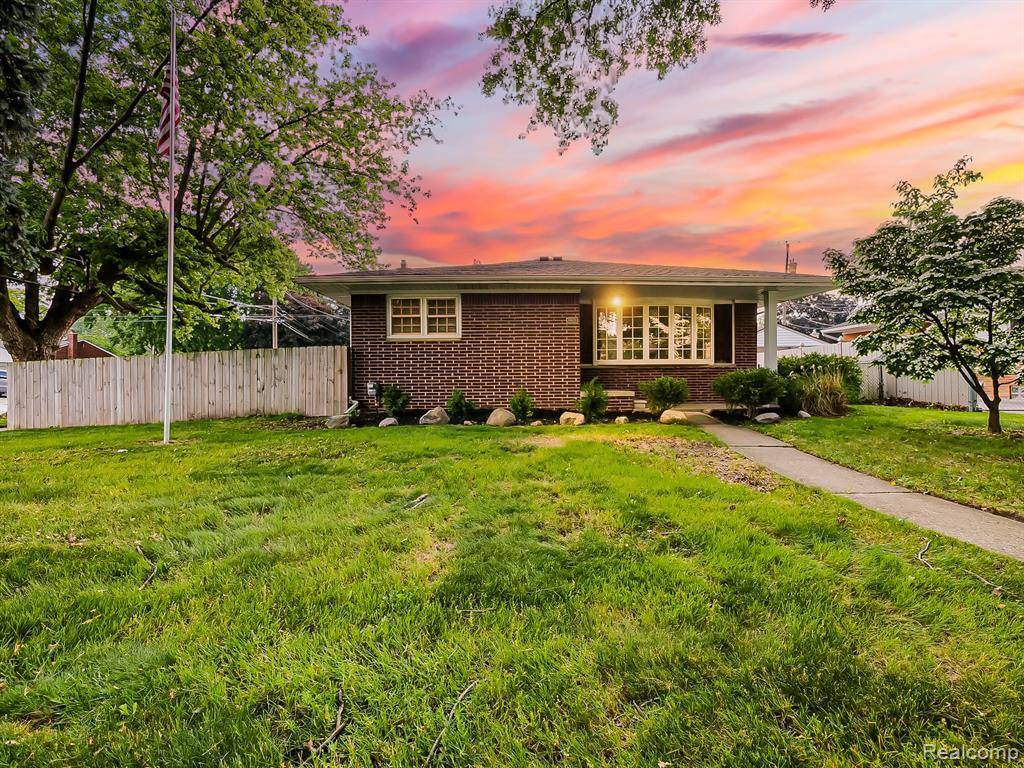24620 Wood Street, Saint Clair Shores, MI 48080 4404
