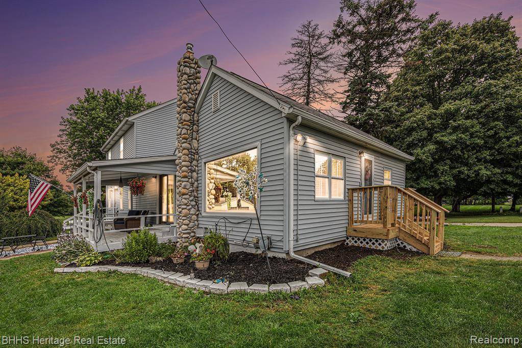2154 W Maple Avenue, Flint, MI 48507 3504