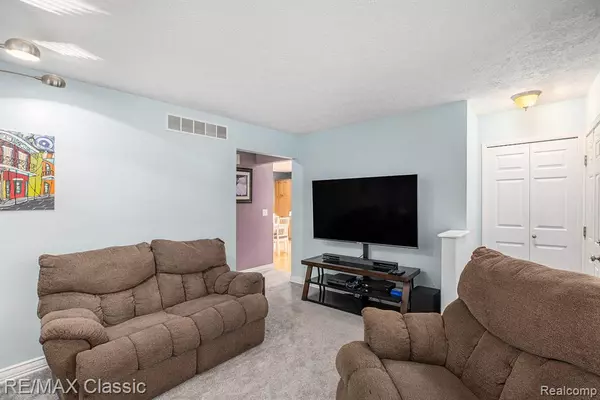 Sterling Heights, MI 48313 1068,12442 N York Drive