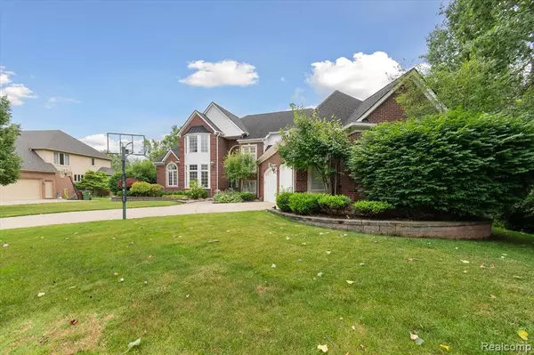 Shelby Twp, MI 48316 5540,2632 Hawthorne Drive