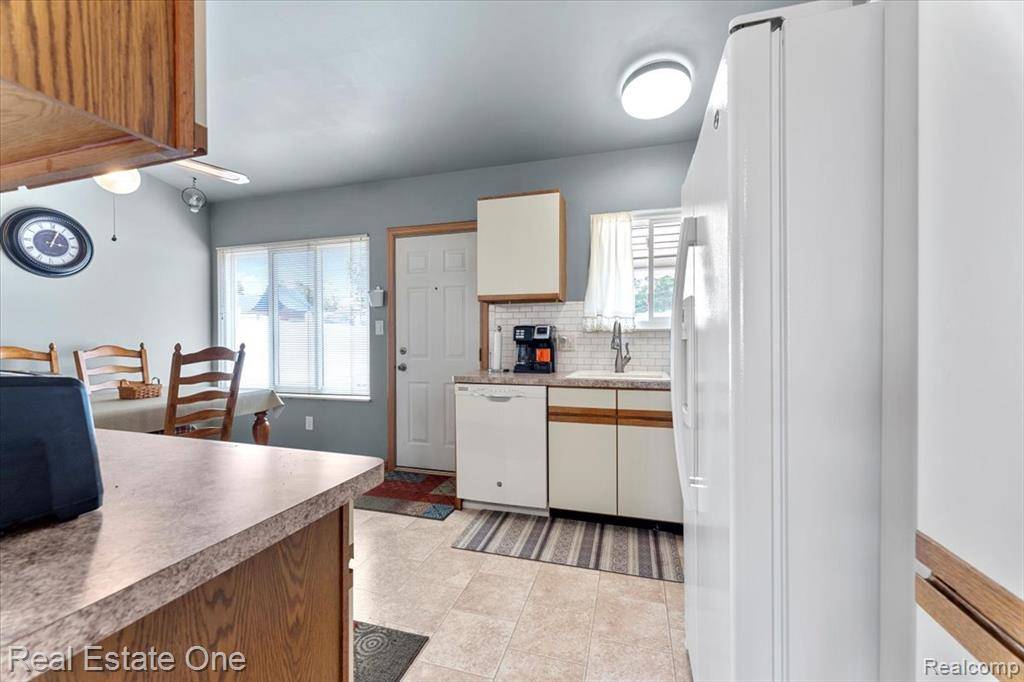 Taylor, MI 48180 3491,9454 Birch Street