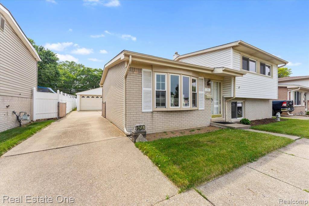 Taylor, MI 48180 3491,9454 Birch Street