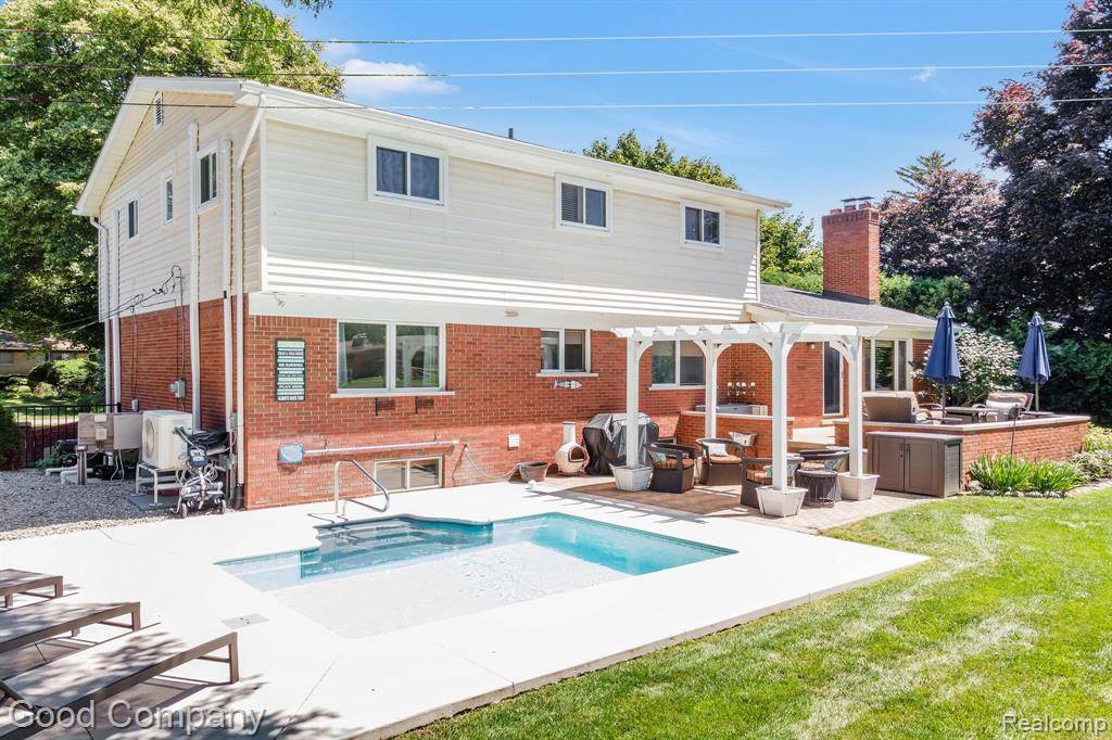 Shelby Twp, MI 48316 2314,5092 Galaxy Drive