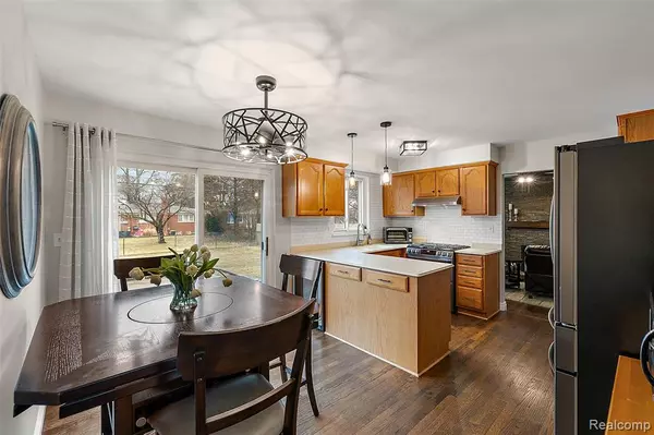Warren, MI 48092 4263,29666 Apolonia Drive