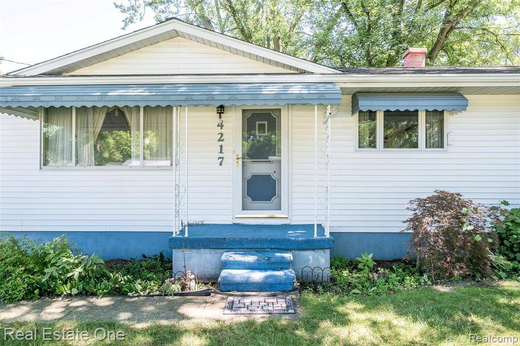 Flint, MI 48507 5505,4217 Carmanwood Drive