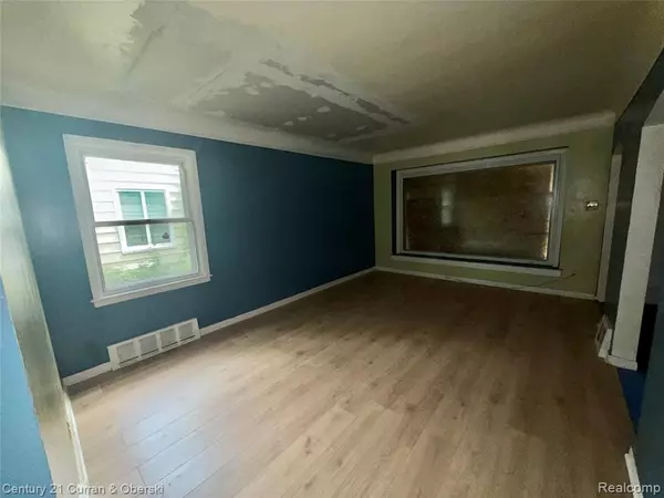 Detroit, MI 48205 2058,15803 Rossini Drive