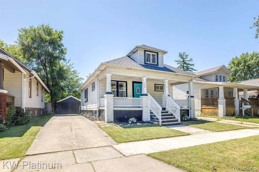 1322 Division Street, Port Huron, MI 48060 6125
