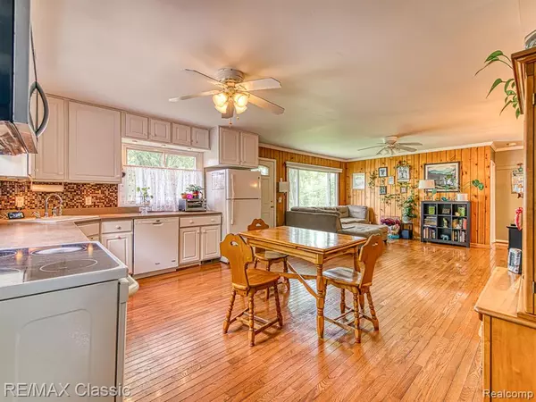 Whitmore Lake, MI 48189 9556,253 Delaware Road