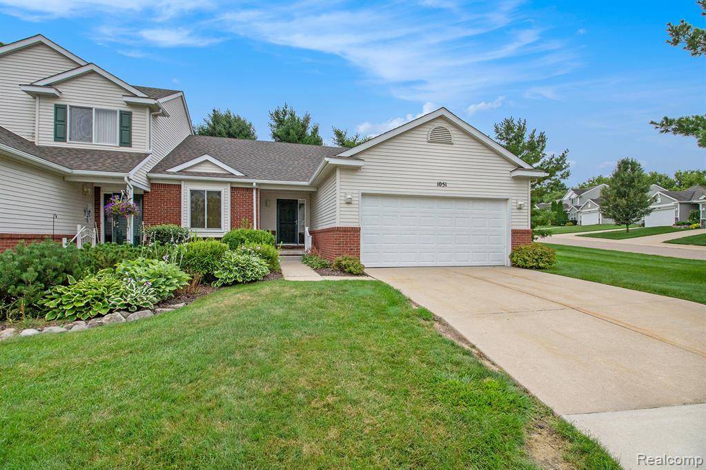 1051 Spirea, Howell, MI 48843 6822