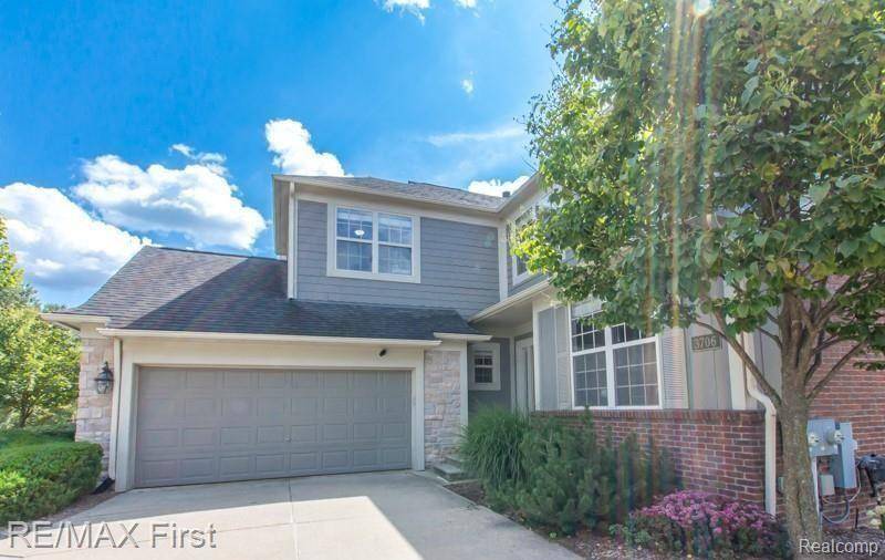 Rochester Hills, MI 48309 4734,3706 Winding Brook Circle