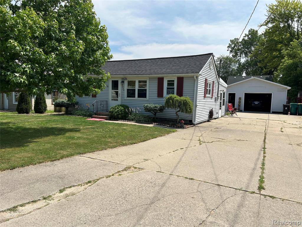 3362 Lauria Road, Bay City, MI 48706 8101