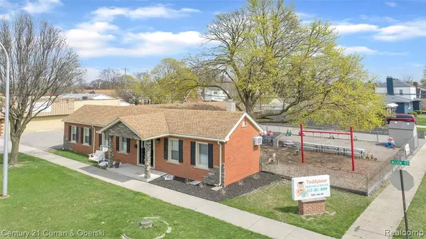 Allen Park, MI 48101 2917,5043 Allen Road