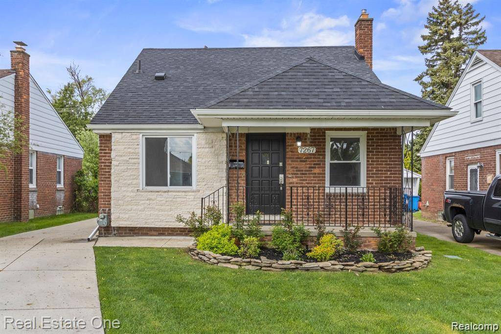 7267 Fenton Street, Dearborn Heights, MI 48127 1748