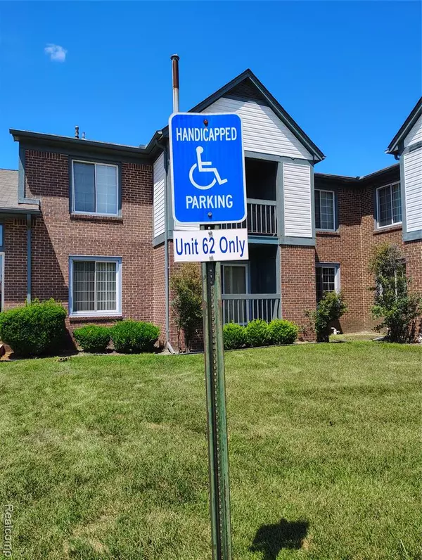 Macomb, MI 48044 3806,15526 Ashley Court