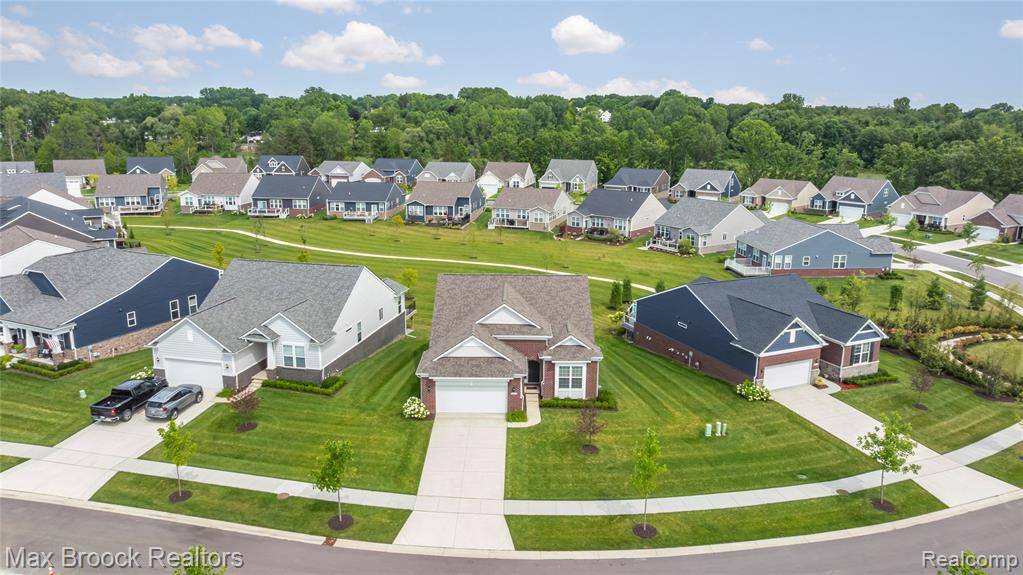 Lyons, MI 48165 0008,30153 TURTLE CREEK CIRCLE