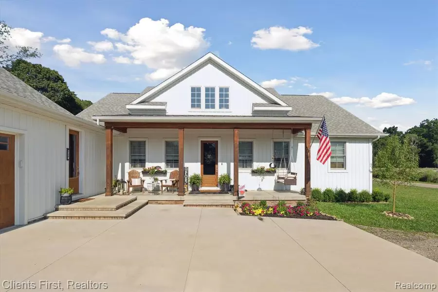 6122 Hartland Road, Fenton, MI 48430 9522