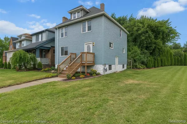 Dearborn Heights, MI 48229 1716,19 E Josephine Street