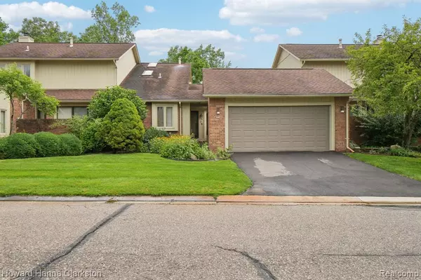 5608 Hillcrest Circle, West Bloomfield, MI 48322 1276