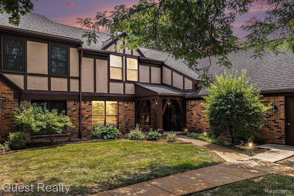 2701 Williamsburg Circle, Auburn Hills, MI 48326 3550