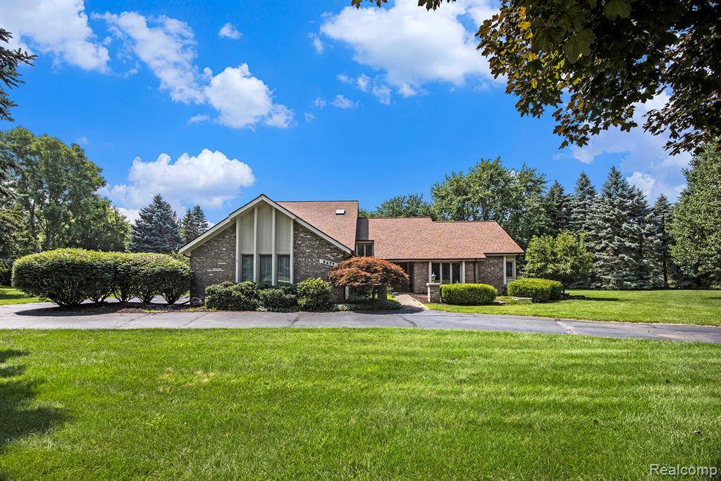 8477 Ranch Estates Road, Clarkston, MI 48348 4036