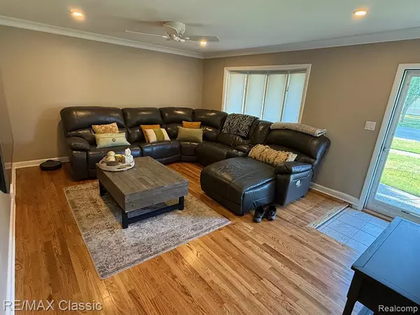 Livonia, MI 48154 4403,29825 Lyndon Street