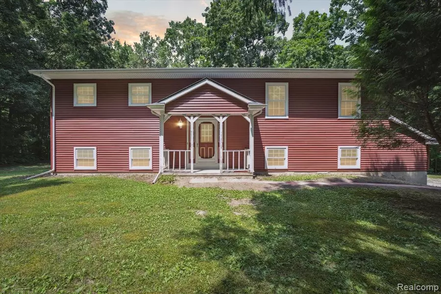 5849 Whispering Oaks Drive, Howell, MI 48855 9791