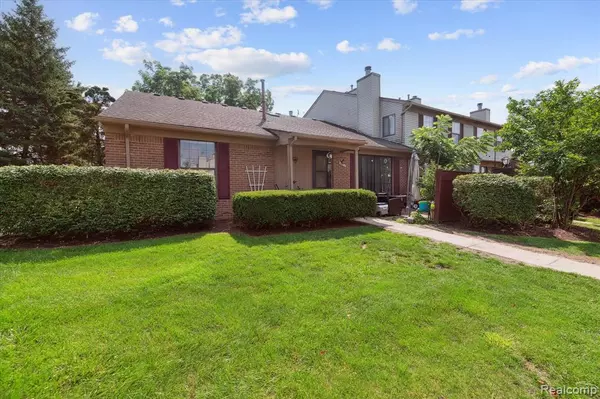 Farmington Hills, MI 48331 1016,38819 Country Circle