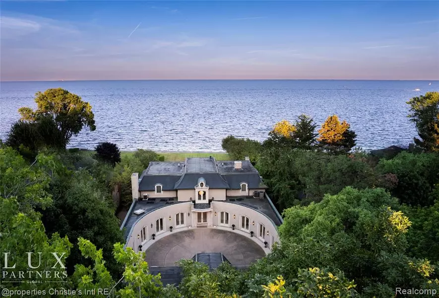 1010 LAKE SHORE Road, Grosse Pointe Shores, MI 48236 4106