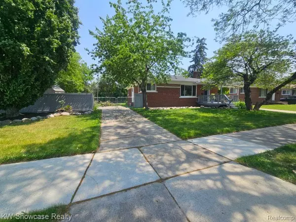 Oak Park, MI 48237 1873,24810 Roanoke Avenue