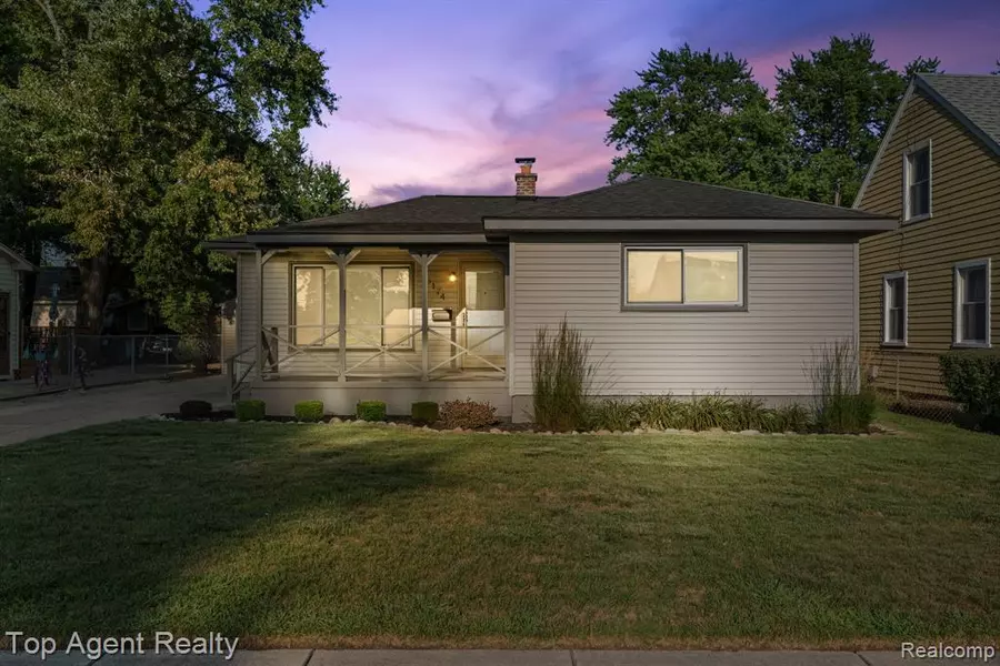 15174 Cavour Street, Livonia, MI 48154 4010