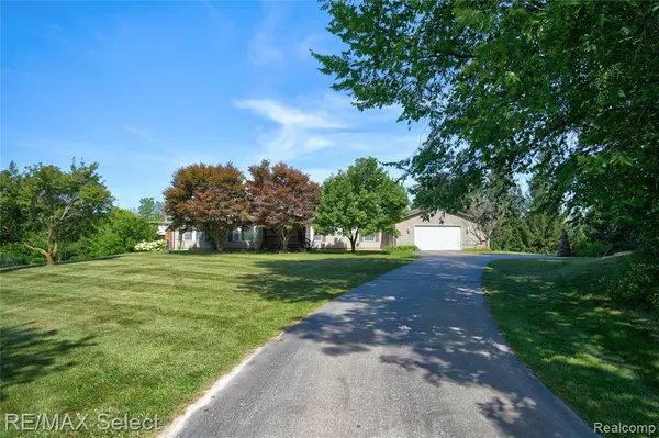2810 S Hadley Road, Ortonville, MI 48462 9283