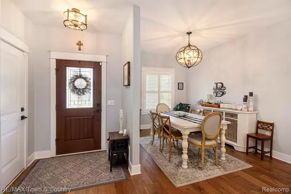 Fenton, MI 48430 3009,13354 Julie Anne Court