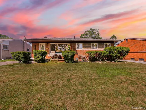 24737 Curie Street, Warren, MI 48091 4431