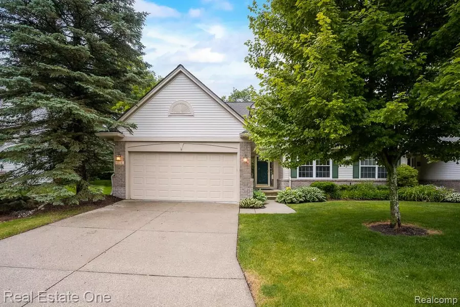 328 Four Seasons Drive, Lake Orion, MI 48360 2649