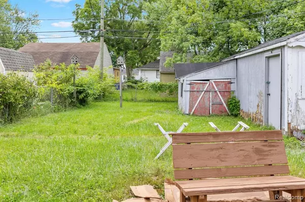 Warren, MI 48089 2437,11084 Studebaker Avenue