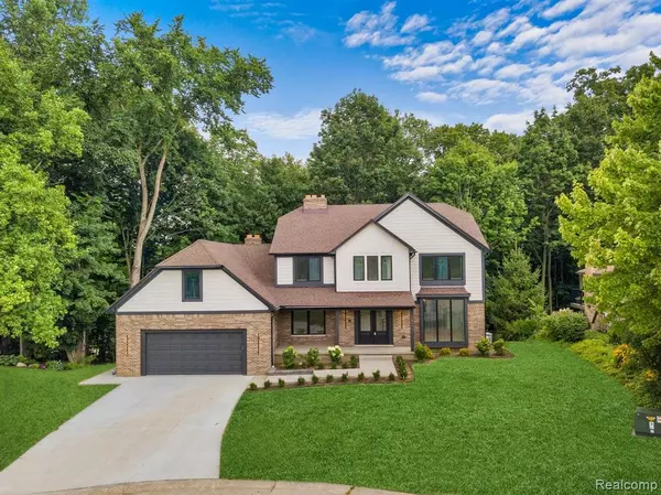 Northville, MI 48168 2257,42380 W Waterwheel Court