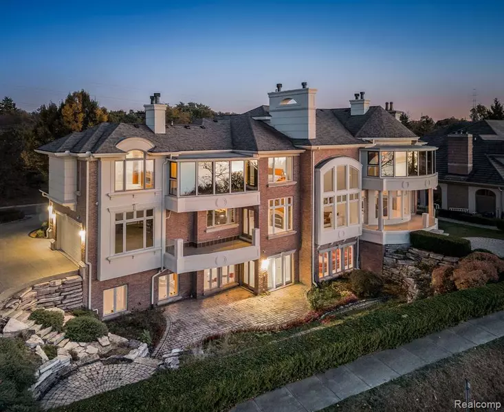 3856 VISTA Lane, West Bloomfield, MI 48323 1678