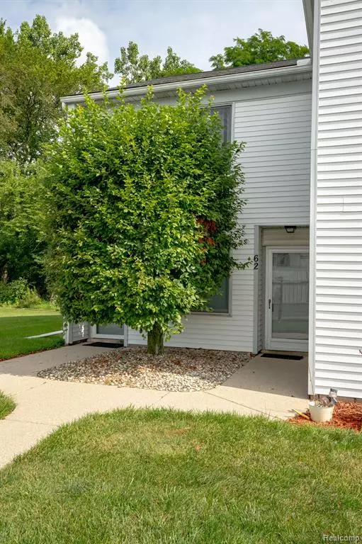 62 Rosebud Lane, Mount Clemens, MI 48043 1477
